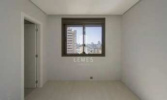 Imagem 4: LINDO APARTAMENTO, LOCALIZADO NO CENTRO, COMPOSTO POR: - TRÊS DORMITÓRIOS/ SUÍ