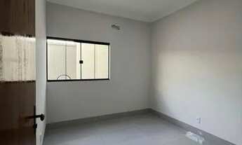 Imagem 7: Casa recém reformanda muito bem localizada em campim macio