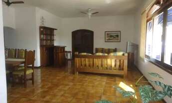 Imagem: EXCELENTE OPORTUNIDADE, COM PISCINA E CHURRASQUEIRA