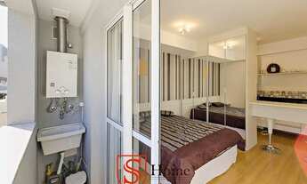 Imagem 4: Estúdio a Venda Mobiliado e com Varanda no Centro de Curitiba