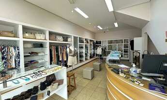 Imagem 5: Prédio comercial à venda no bairro Centro - Duas Lojas Comerciais mais Duas Casas