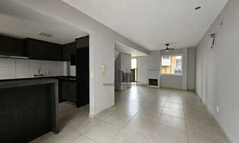 Imagem 2: Casa de 03 dormitórios com pátio e 02 vagas para carro no Bairro Mario Quintana em Porto A