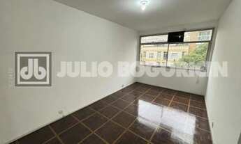 Imagem 3: Rua Martins Pena, 3 quartos com suite, frente, 1 vaga na escritura, Vazio, Coladinho com o