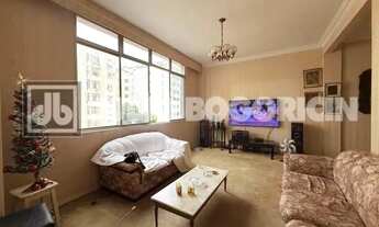 Imagem 2: Apartamento de 3 quartos a venda em Copacabana, 157m2, 2 quadras da praia e 1 vaga