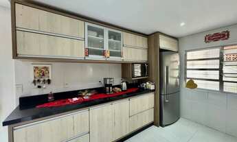 Imagem 2: Casa com 4 dormitórios, sendo 1 suíte e vaga de garagem, em Flor de Nápolis, em São José