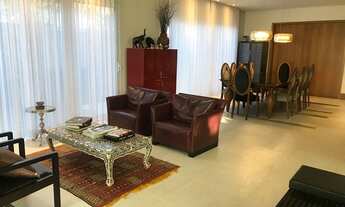 Imagem 2: Casa à venda com 687 m² sendo 5 dormitórios, 4 suítes e 5 vagas de garagem no bairro do