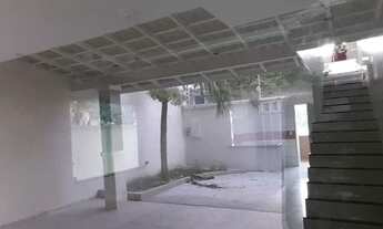 Imagem 7: Casa no Pq 10, 4 quartos sendo 2 suites e 2 semi suites