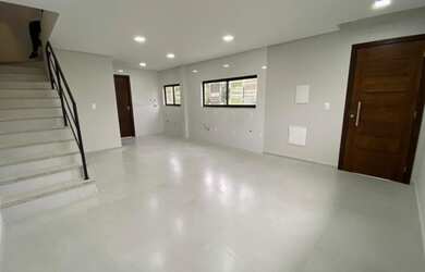 Imagem 3: Sobrado à venda em São José/SC