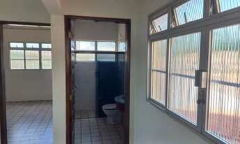 Imagem 4: Casa para venda com 180 metros quadrados com 3 quartos