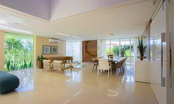 Imagem 3: Casa de alto padrão em condomínio de luxo