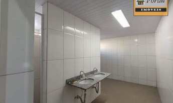 Imagem 6: Galpão industrial com ótima localização - Escritório adm - banheiros e vestiário