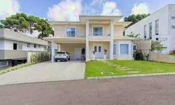 Imagem 5: Casa de condomínio para venda possui 280 metros quadrados com 5 quartos