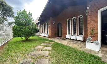 Imagem 2: Casa para Venda em Curitiba, Vista Alegre, 3 dormitórios, 1 suíte, 3 banheiros, 3 vagas