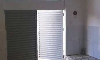 Imagem: Aluga - se uma kitnet - Centro