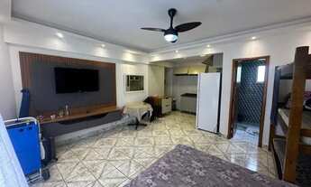 Imagem 2: Kitão Mobiliado com Sacada e Garagem no Centro Comercial da Ocian, 600 Metros da Praia