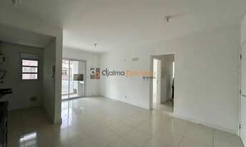 Imagem 5: Apartamento para Venda em Florianópolis, Capoeiras, 2 dormitórios, 1 suíte, 2 banheiros, 1