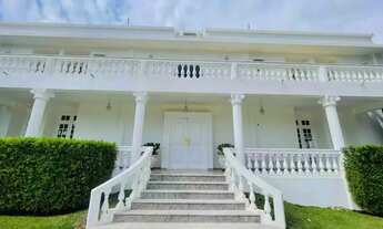 Imagem 3: Imóvel de Alto Padrão com 10 Suítes, Lazer Completo e Natureza Preservada