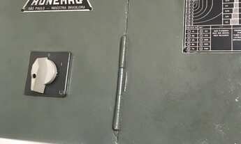 Imagem 3: Vende-se serra de fita e um paquímetro de um metro