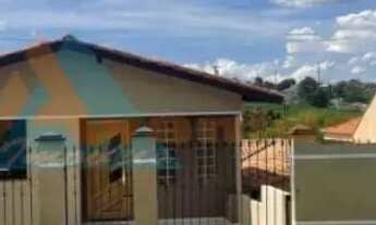 Imagem: Linda residencia com pscina e amplo lote