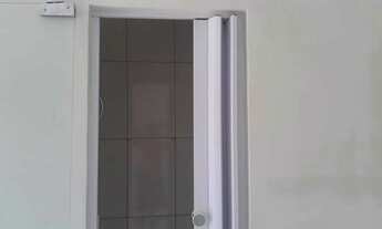 Imagem: Quarto com banheiro, com internet, água