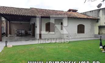 Imagem: Casa com 2 quartos e quintal amplo em rua