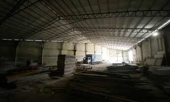 Imagem 2: Área comercial com 5 galpões