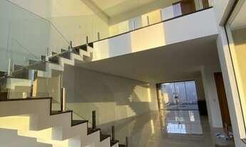 Imagem 4: Casa de condomínio para aluguel possui 331 metros quadrados com 3 quartos