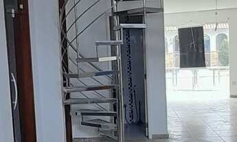 Imagem 4: Belissima casa com piscina Condomínio Alto