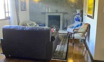 Imagem 5: Casa em Estilo Colonial em Condomínio Fechado