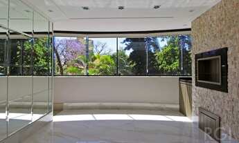 Imagem 4: Amplo apartamento semi mobiliado no Menino Deus. São 122m2, três quartos, 2 vagas