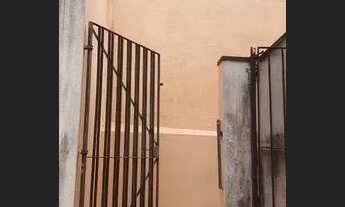 Imagem 2: ALUGO CASA DE FUNDOS NO JD SÃO LUÍS COM DOIS DORMITÓRIOS E VAGA NA GARAGEM