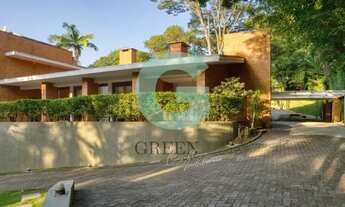 Imagem 3: Mega Casa Luxuosa e Premiada para VENDA! Um Oásis de 1300m2 na Chácara Flora