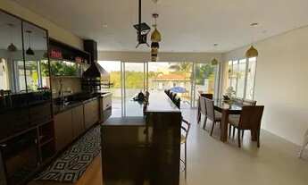 Imagem 4: Casa de condomínio para venda tem 385 metros quadrados com 4 quartos