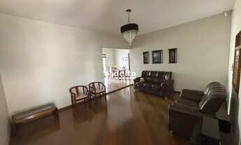 Imagem 3: Casa disponível para venda e locação no bairro Marta Helena em Uberlândia-MG