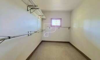 Imagem 2: Um Verdadeiro Refúgio em Meio à Natureza! Granja Viana. Magnífica e Espaçosa Casa!