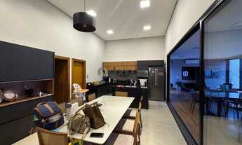 Imagem 3: Casa à venda em Uberaba (Leste) 3 suítes, 4 vagas, piscina e espaço gourmet