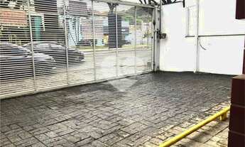 Imagem: Prédio inteiro de 244m² de área útil