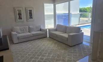 Imagem 3: Casa de condomínio para aluguel possui 450 metros quadrados com 4 quartos