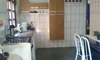 Imagem 2: Casa no Bairro Redenção-3Qts/Ste-Quintal-Garagem para vários carros--Vitoria