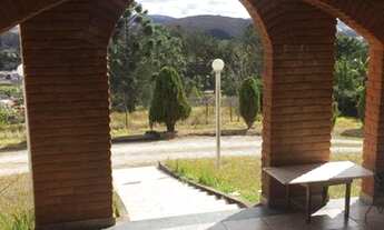 Imagem 6: Casa com vista para as montanhas