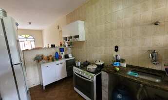 Imagem 2: Casa com lote de 372 M², 3 qts e 8 vagas de garagem, Bairro MAntiqueira. R$-550 mil