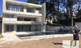 Imagem 6: Casa em construção à venda no Residencial Alphaville 10