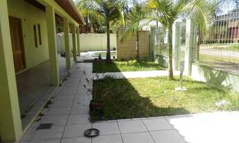 Imagem 2: Sobrado para venda tem 240 metros quadrados com 3 quartos em Laranjal - Pelotas - RS