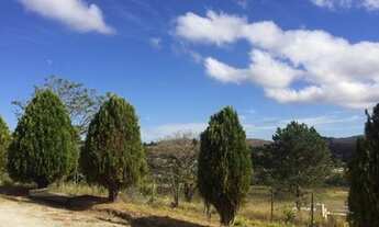 Imagem 2: Casa com vista para as montanhas