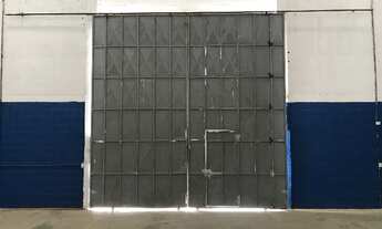 Imagem 7: Galpão / depósito bem localizado com iluminação e ventilação naturais