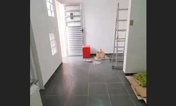 Imagem 5: ALUGO CASA DE FUNDOS NO JD SÃO LUÍS COM DOIS DORMITÓRIOS E VAGA NA GARAGEM