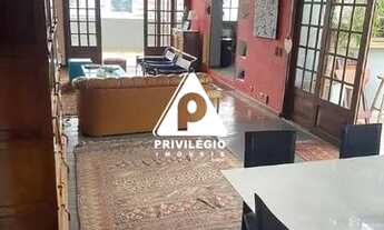 Imagem: Maravilhosa cobertura linear com vista mar