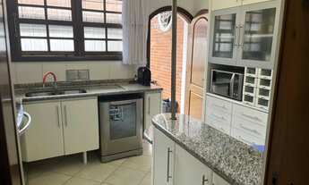 Imagem 7: Casa para Venda em Curitiba, Vista Alegre, 3 dormitórios, 1 suíte, 3 banheiros, 3 vagas