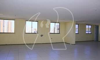 Imagem 4: Excelente localização, com 03 quartos (Sendo 01 suíte,02 com armários), sala, wc social, c