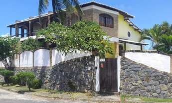 Imagem 1: Casa a Venda em local central em Vilas do Atlântico. Rua com guarita de segurança e próxim